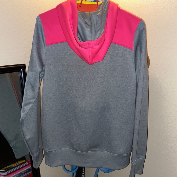 Under Armour Sweatshirt - Picture 2 of 3
